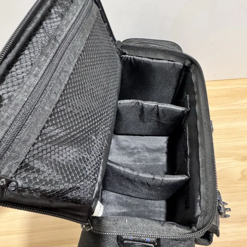 Samsonite Camera Camcorder Bag With Shoulder Strap Model 809BK Blue Accents Pkts